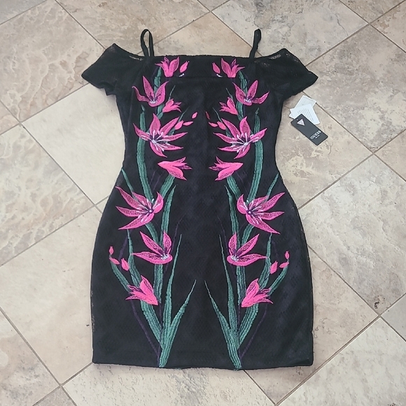 Guess Black and Pink Off-the-Shoulder Bodycon Mini Dress - Picture 1 of 9